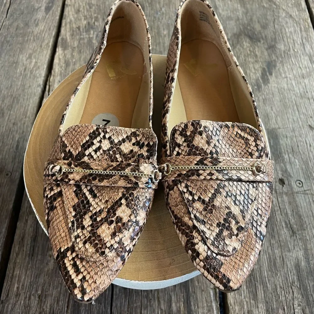 Report Faux Snake Skin Flats Size 7 EUC